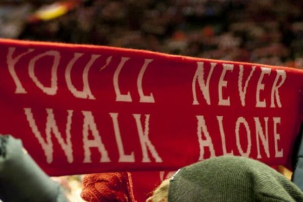 Bài Hát You’ll Never Walk Alone: Biểu Tượng Liverpool FC Mãi You’ll Never Walk Alone